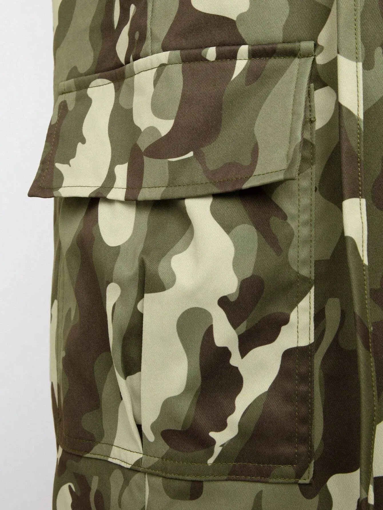 Camo Flap Pocket Side Cargo Pants