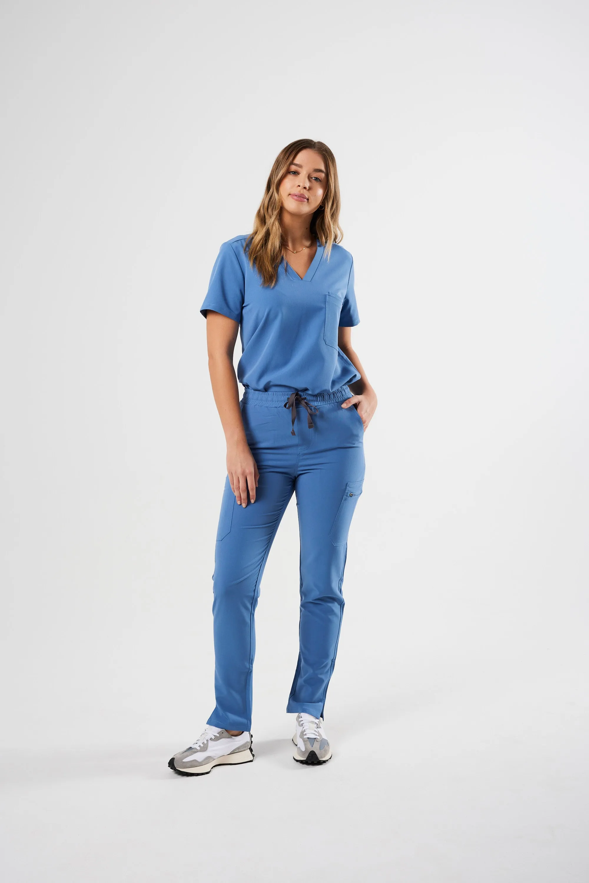 CLASSIC ONE-POCKET WOMEN'S SCRUB TOP (CEIL BLUE)