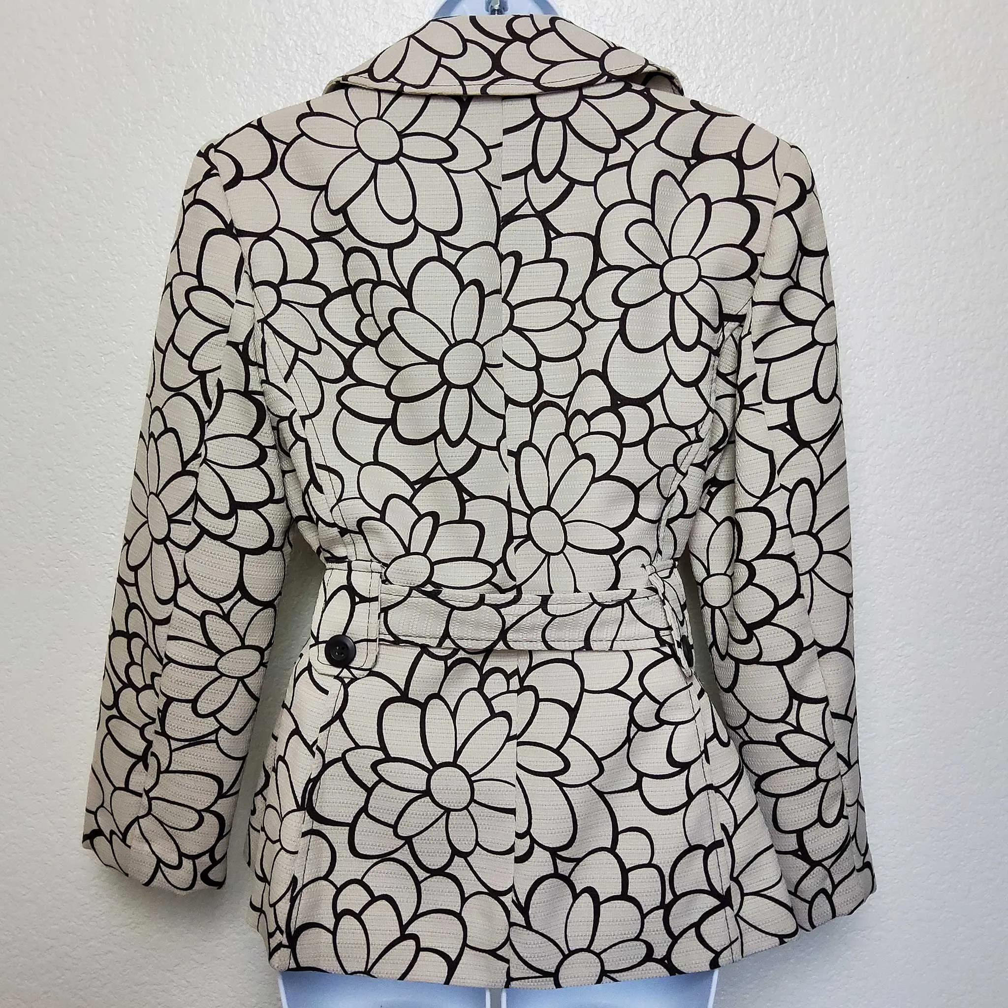 Isabella Suits Cream Blazer with Brown Floral Pattern, Women's Size 8