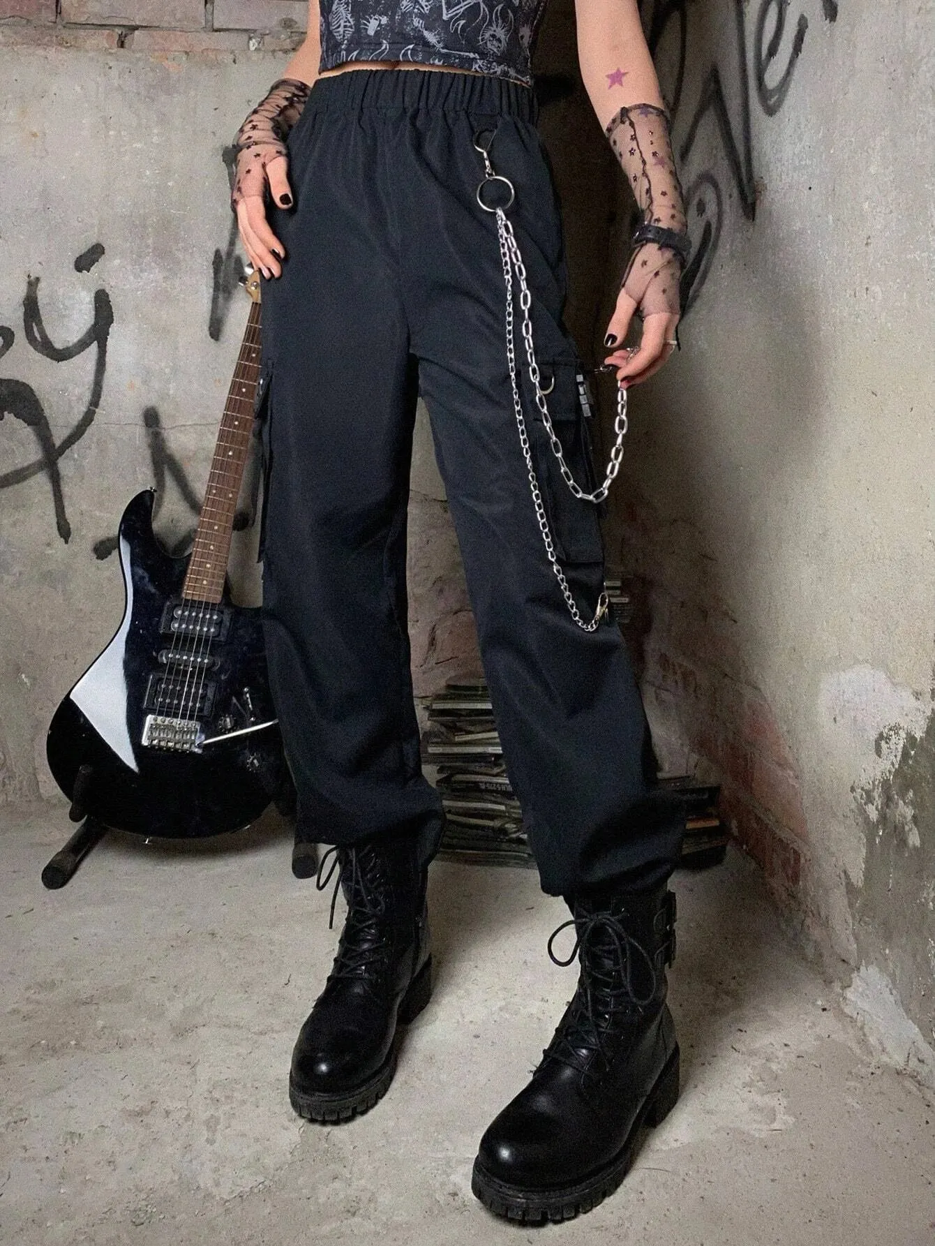 Plain Chain Cargo Pants