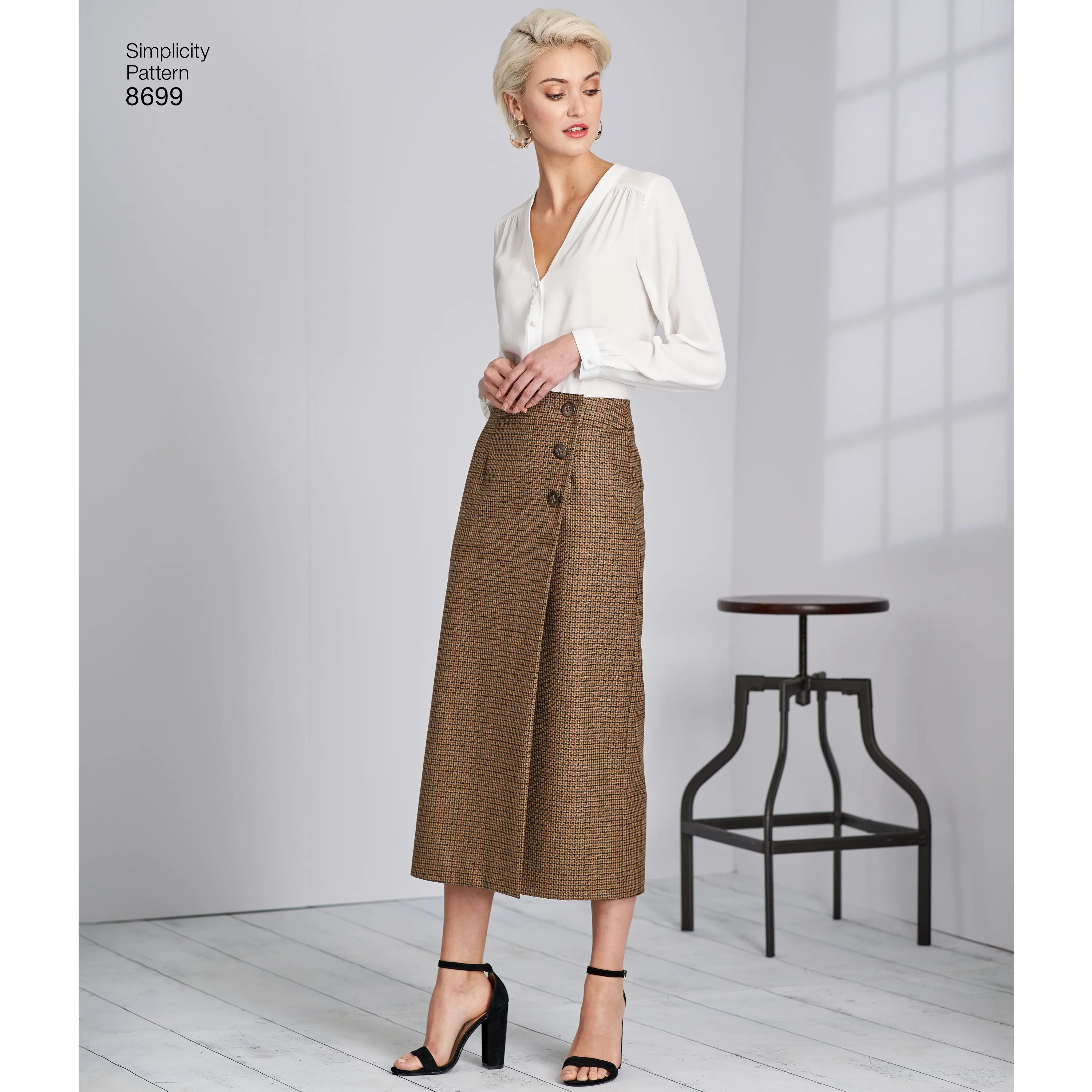 Simplicity Pattern 8699 Buttoned wrap front skirts