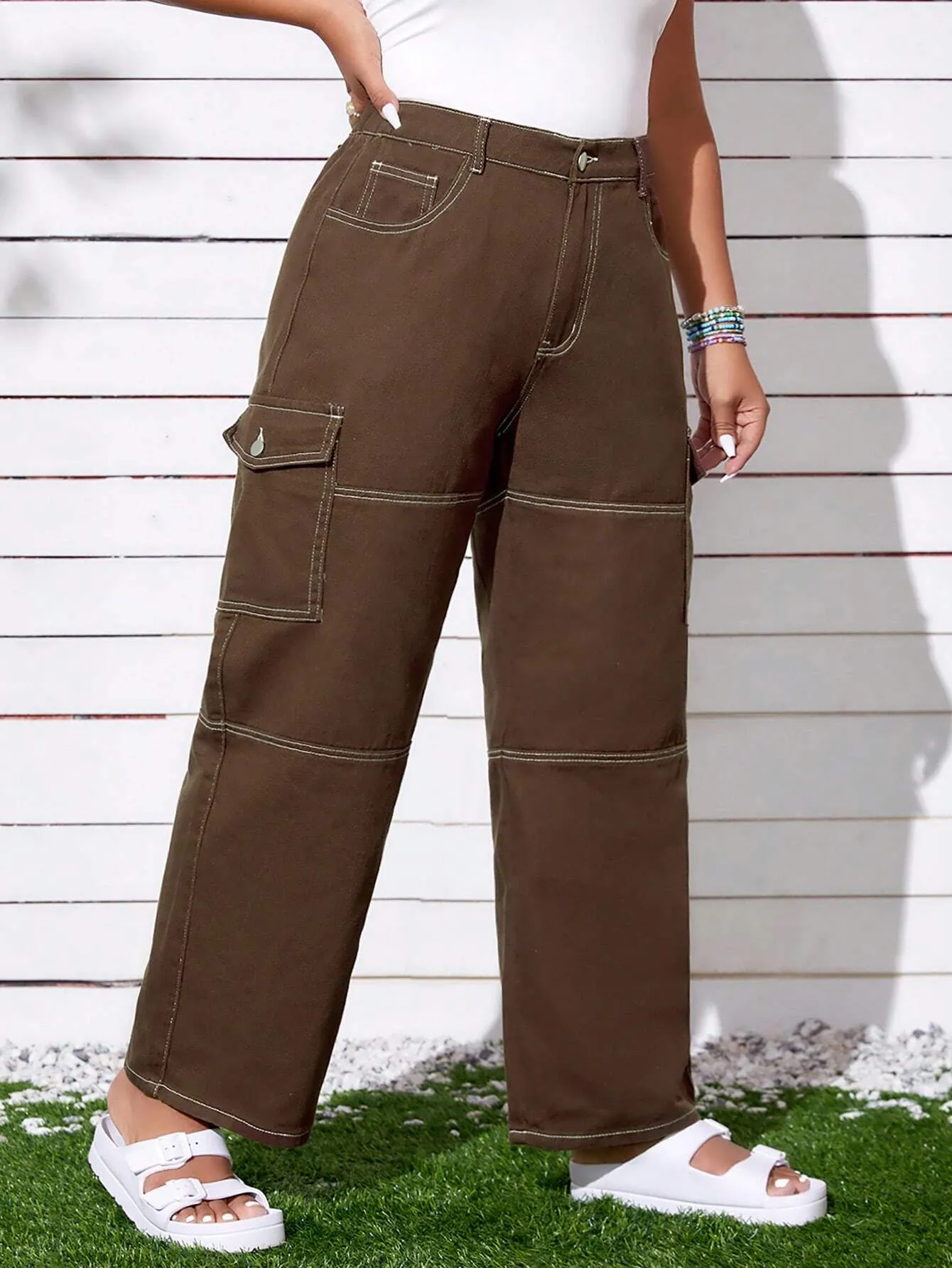 Stitched Cargo Jeans With Flap Pockets