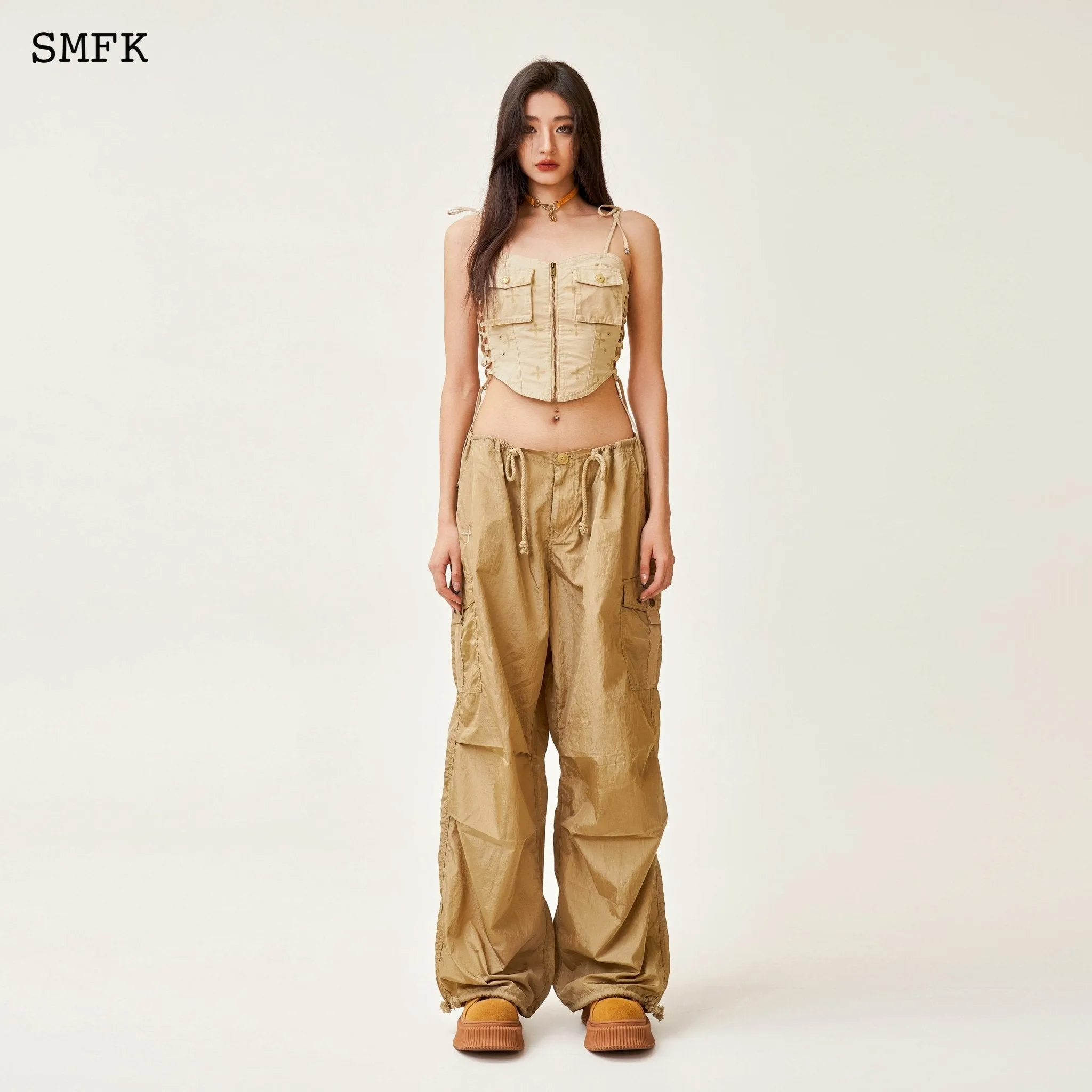 Temple Garden Paratrooper Cropped Top In Nude