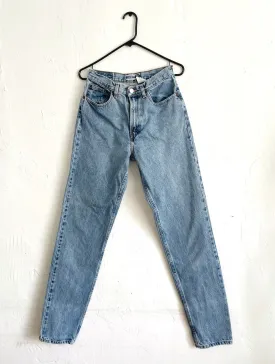 Vintage 90s Medium Wash Gap High Waist Mom Jeans -- Size 28