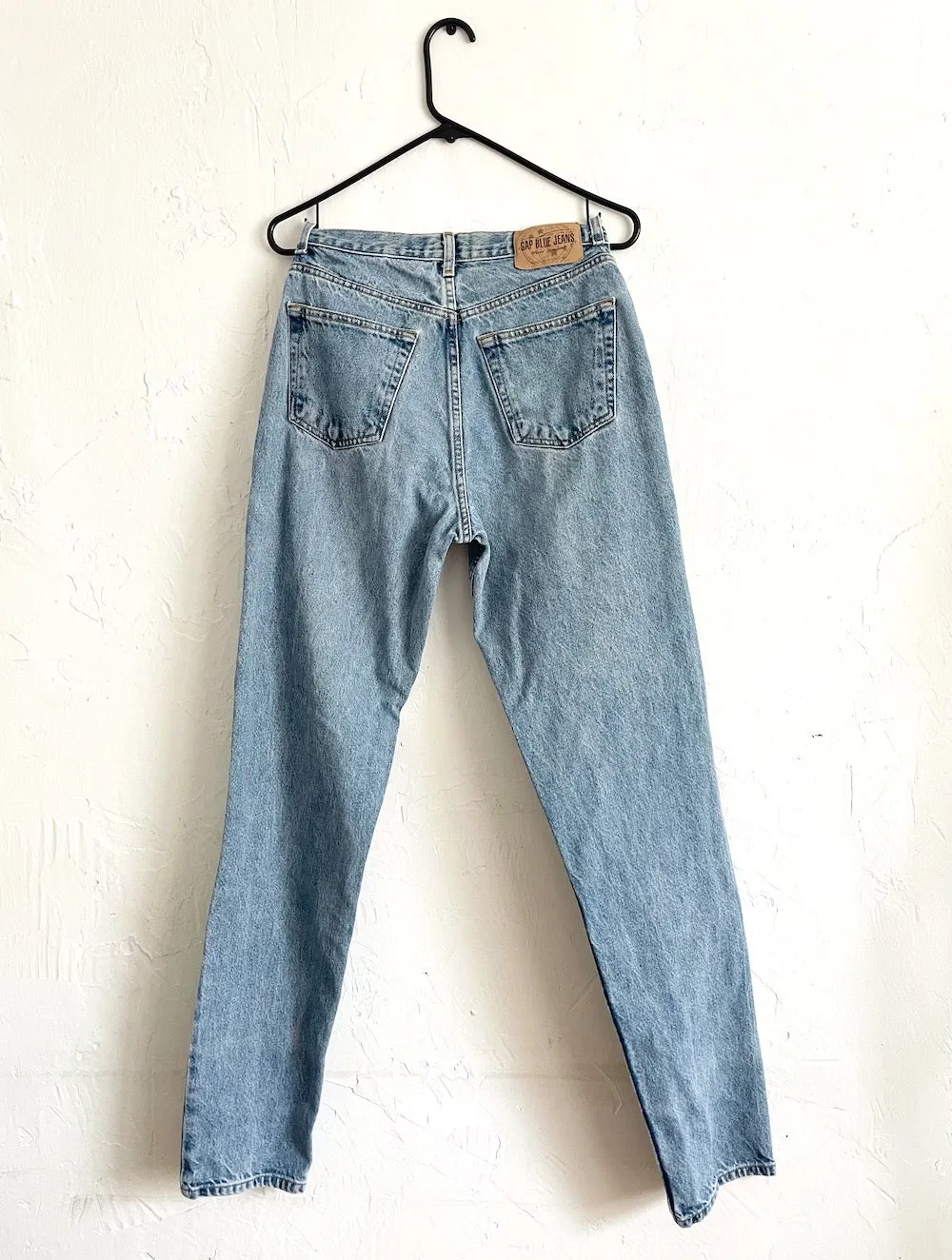 Vintage 90s Medium Wash Gap High Waist Mom Jeans -- Size 28